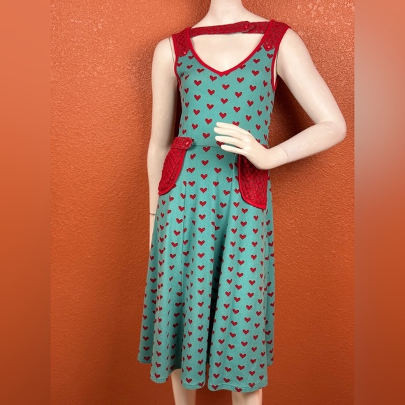 Voodoo Vixen Heart Patterned Dress with Red Accents Size Small.  E73 - Picture 9 of 17